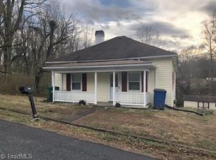 348 Woodruff St, Mount Airy, NC 27030