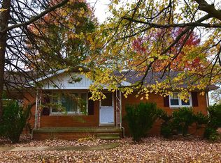 518 Fairview Rd, Central City, KY 42330