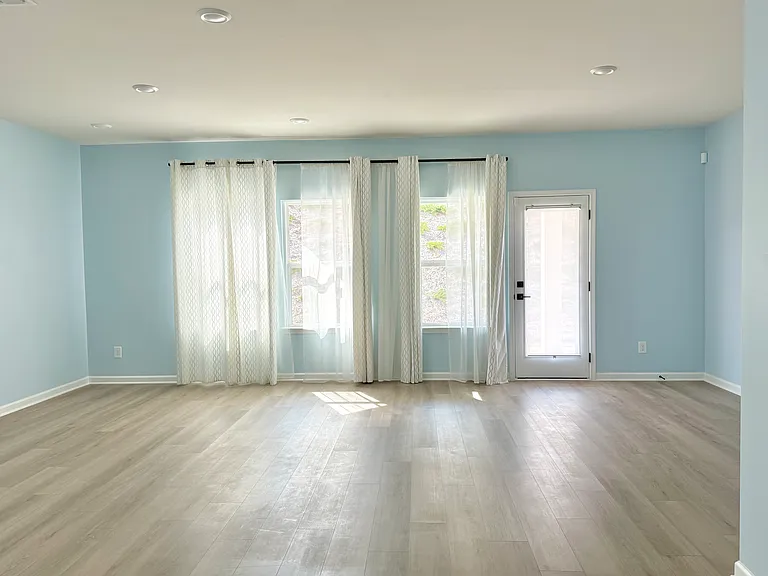 3615 Shore Wood Ave — Photo 3