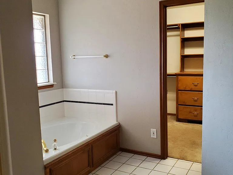 Master Bath - Walk-in Closet