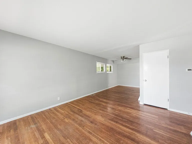 10700 Spring Garden Dr — Photo 8