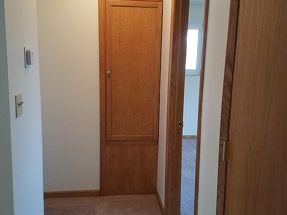 5th image of 164 Van Buren Ave #Available