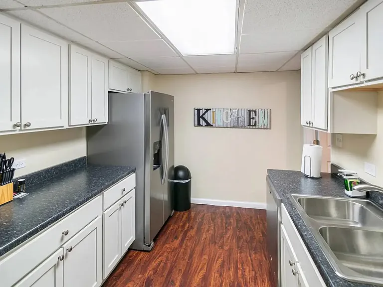 110 E Sunnyside Ave — Photo 5