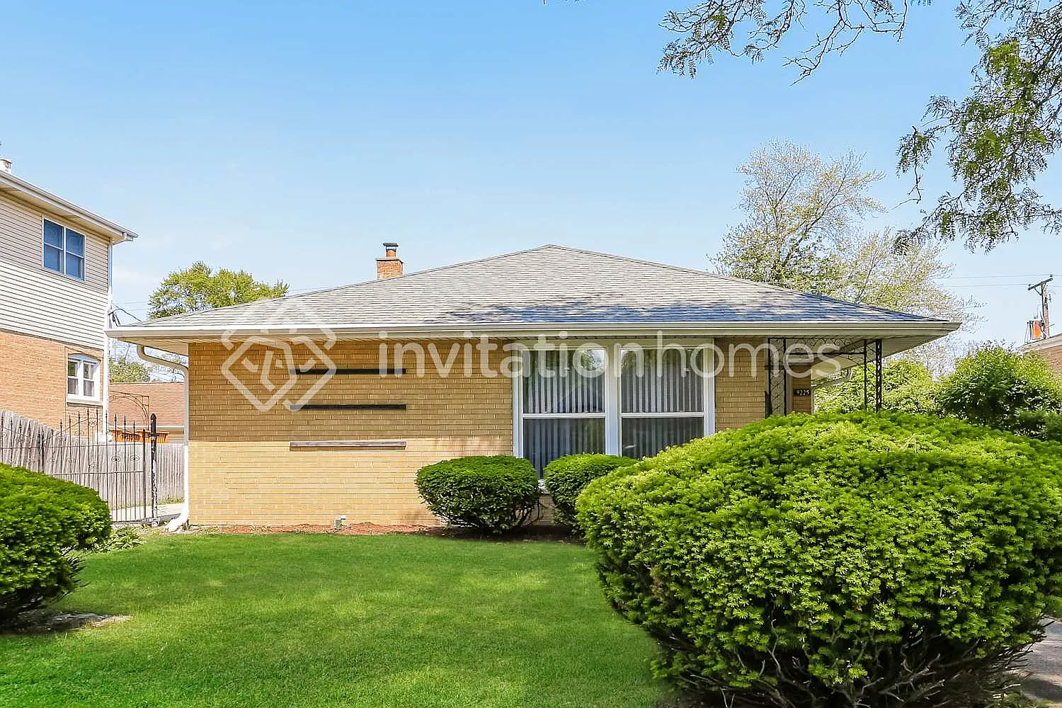 9225 Menard Ave Oak Lawn, IL 60453 — Photo 1