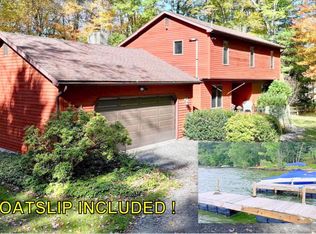 104 Birchwood Dr, Paupack, PA 18451