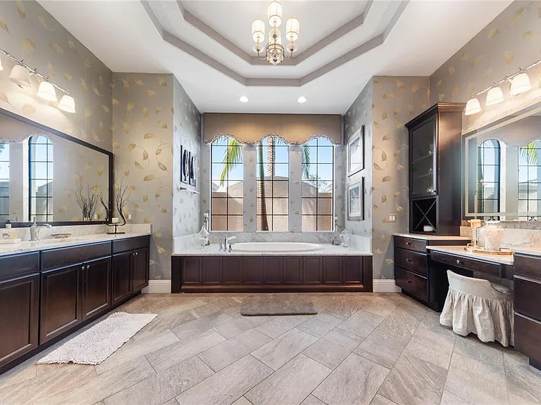 4326 Isabella Cir — Photo 8