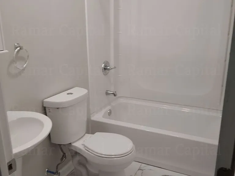 609 Henry St — Photo 15