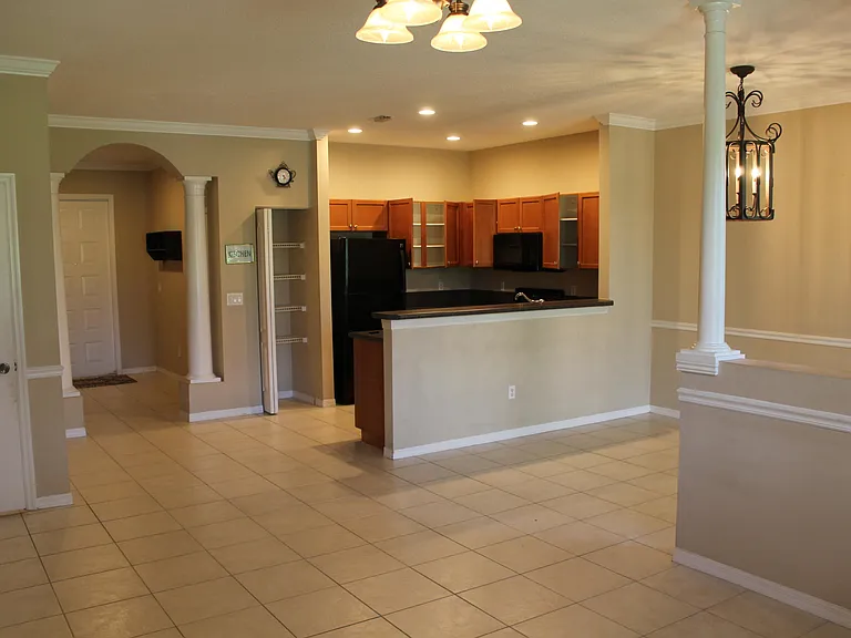266 River Bluff Ln — Photo 8