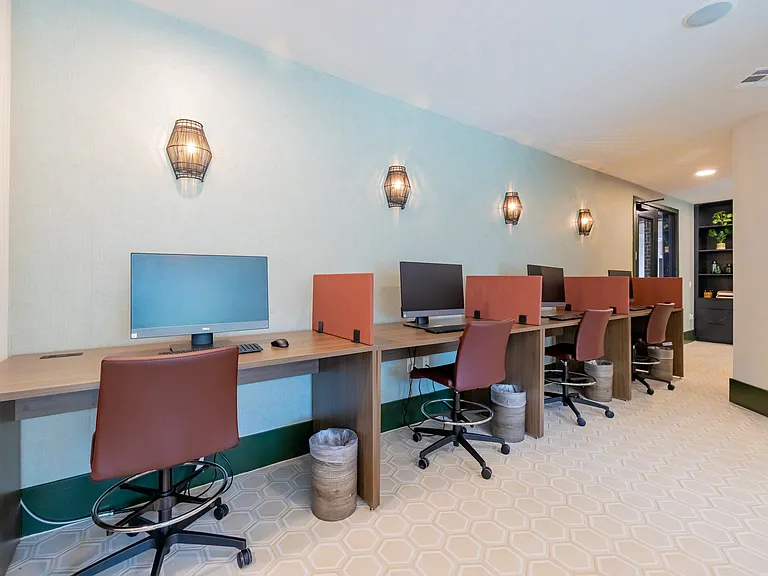 Collaborate or focus in flexible coworking areas.