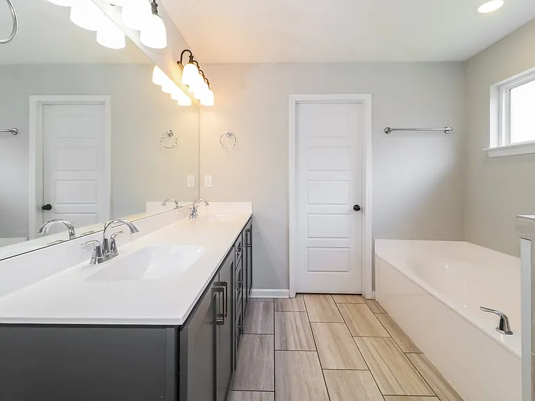 3811 Dawnwood Cir W — Photo 12