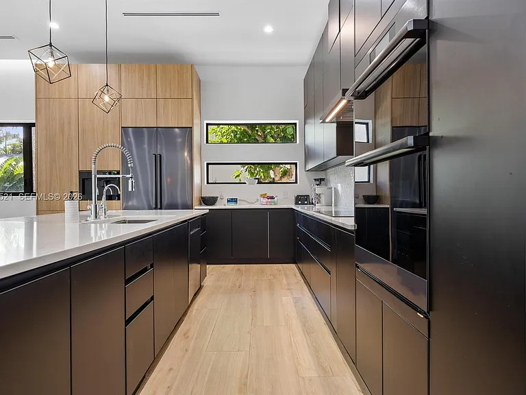 638 Lakeside Hbr — Photo 4