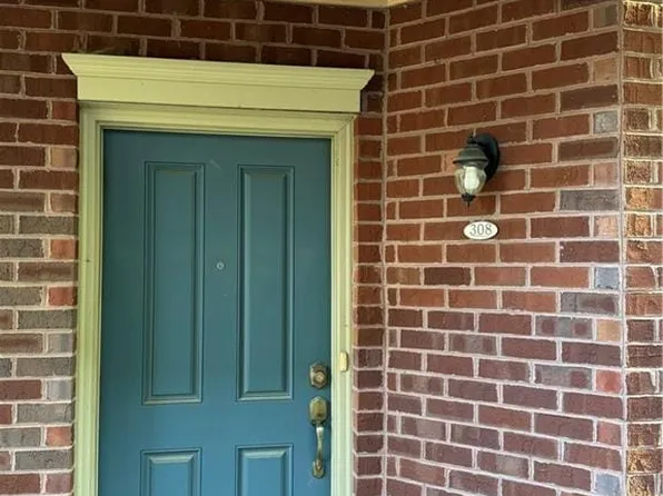 308 Holyoke Ln, Chesapeake, VA 23320