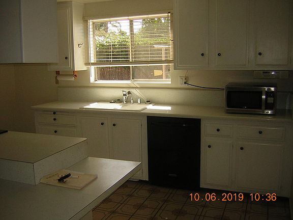 3rd image of 1250 Alviria Dr