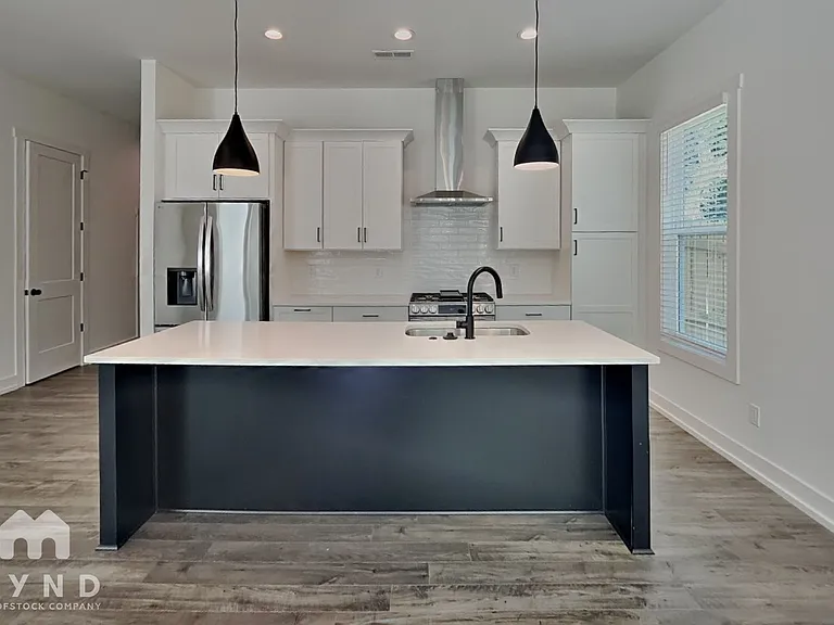 1023 Trembeth Dr — Photo 3