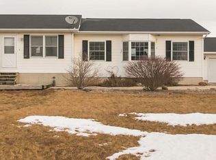 4045 Williams Lake Rd, Center Point, IA 52213