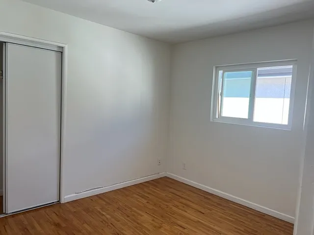 2611 Mathews Ave #5 — Photo 5
