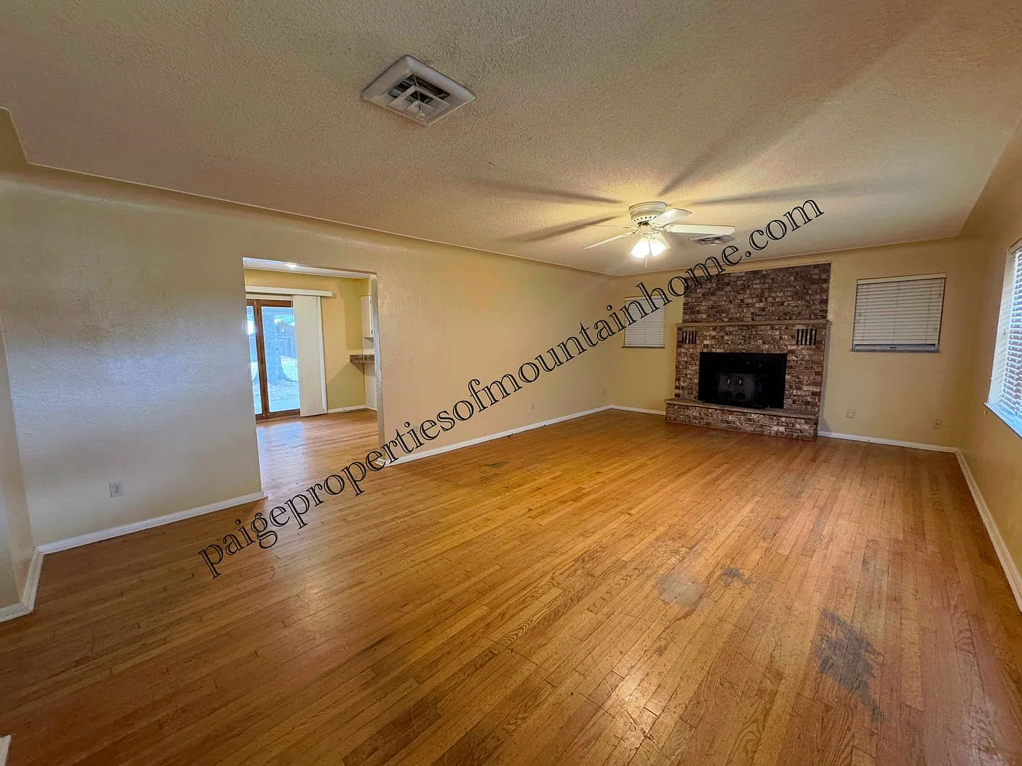 3 Bedroom, 2 Bath Home Near Baxter Regional Hospital — Photo 2