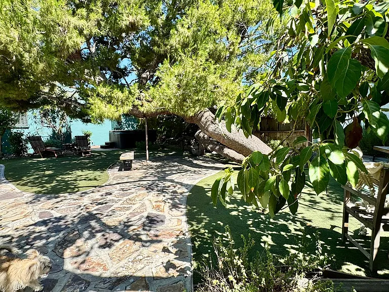1518 S Genesee Ave — Photo 33