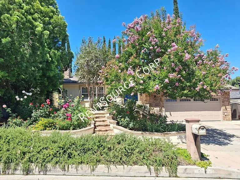 26421 Torrey Pines Dr — Photo 1