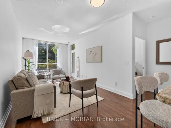 20 N Park Rd #110, Vaughan, ON L4J 0G7