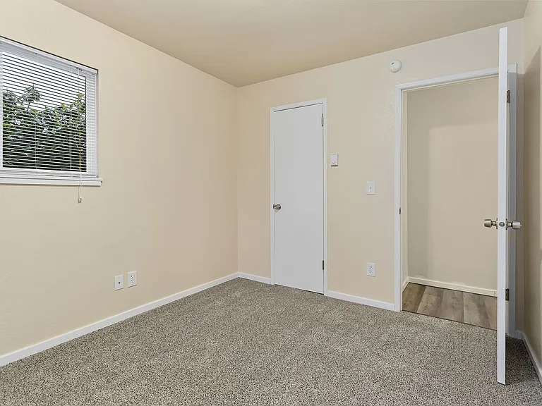 17354 SW Merlo Rd — Photo 3
