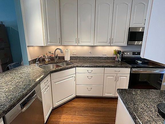 5th image of 1000 SW 12th St APT 107
