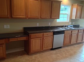 3rd image of 941 Lona Ln
