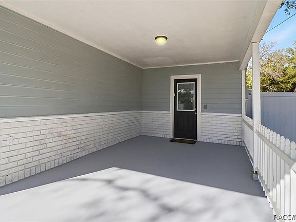 4th image of 75 Rose Ave