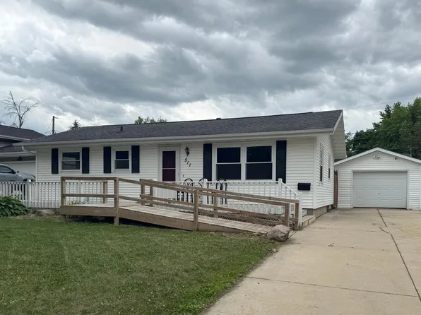511 6th St NE, Stewartville, MN 55976