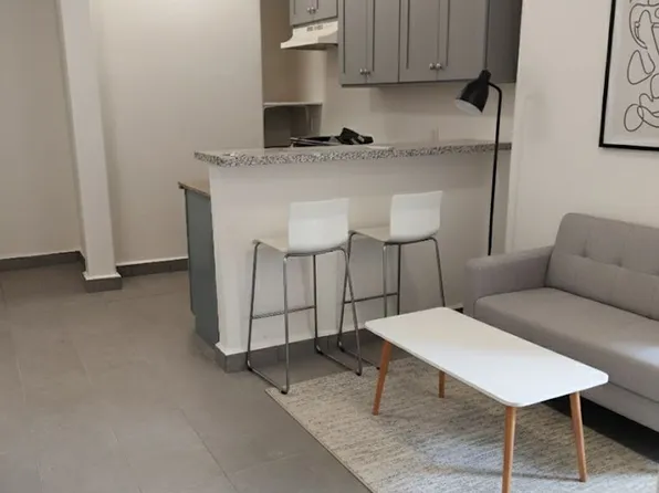 1325 Venice Blvd.,, 1325 Venice Blvd APT 303, Los Angeles, CA 90006