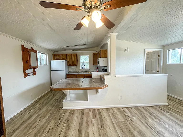 668 Creekside Dr — Photo 20