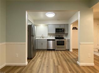 2947 N Radcliffe Ln, Chesapeake, VA 23321