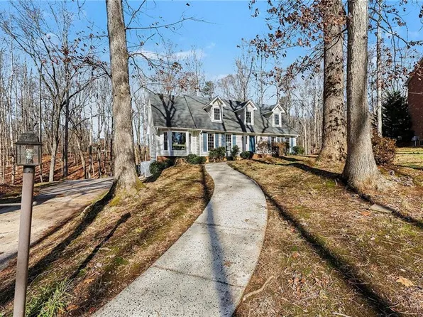 731 Barrington Park Cir, Kernersville, NC 27284