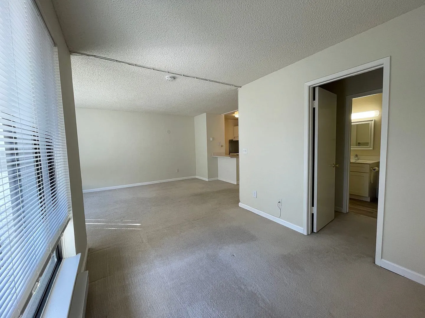 First Floor Studio Available in Watergate Complex of Emeryville! — Photo 2