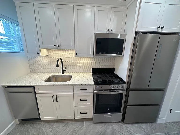 Worthington St 1445 HHR — Photo 12