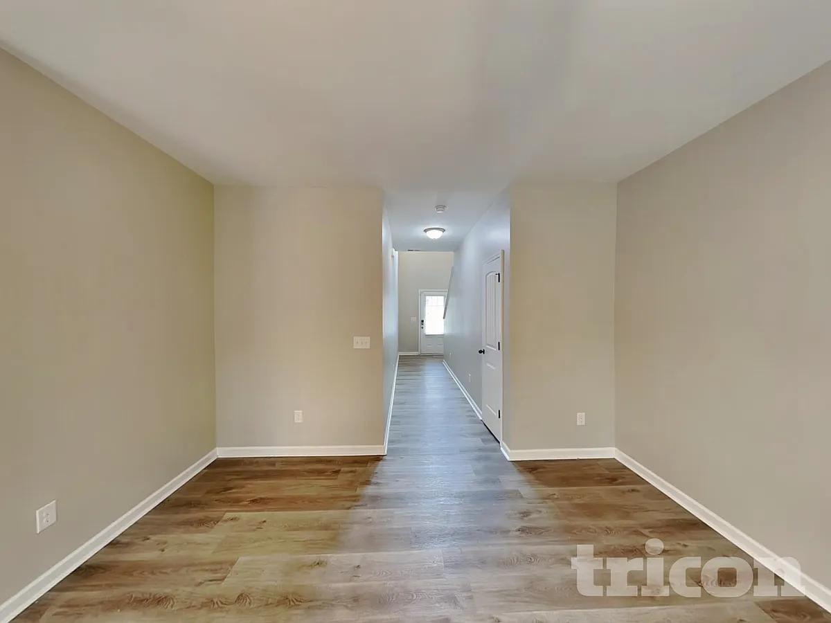 Building Photo - 203 Magnaview Dr