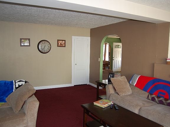 5th image of 25 E Timmons St