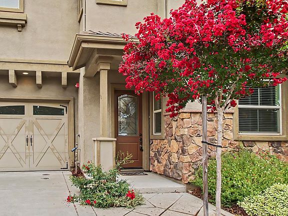 2nd image of 7019 Orchard Cir