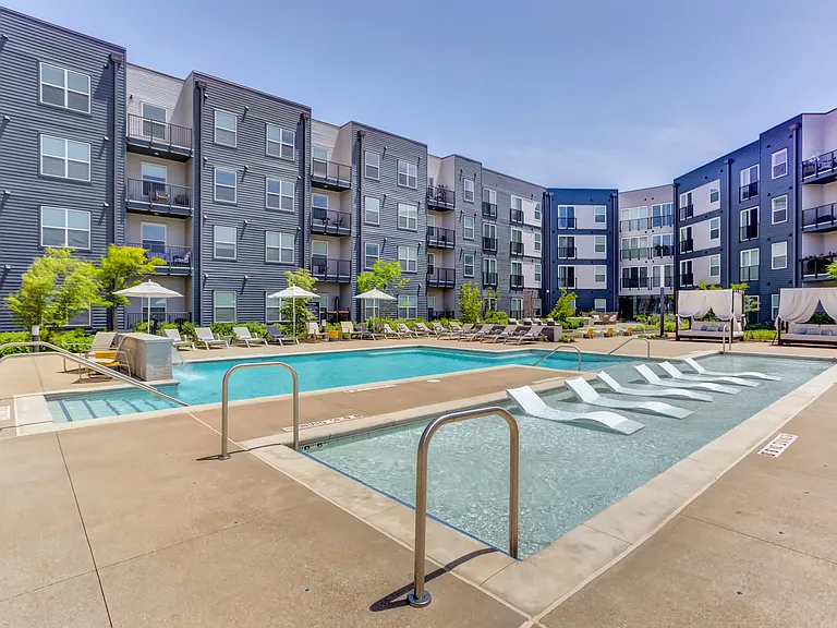 Sunnen Station Apartments — Photo 17