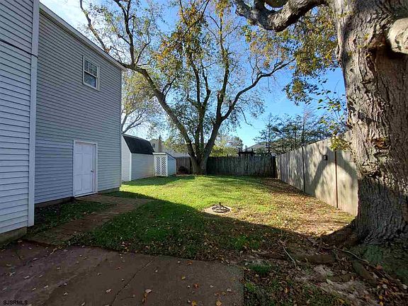 3rd image of 8 Saint Andrews Pl