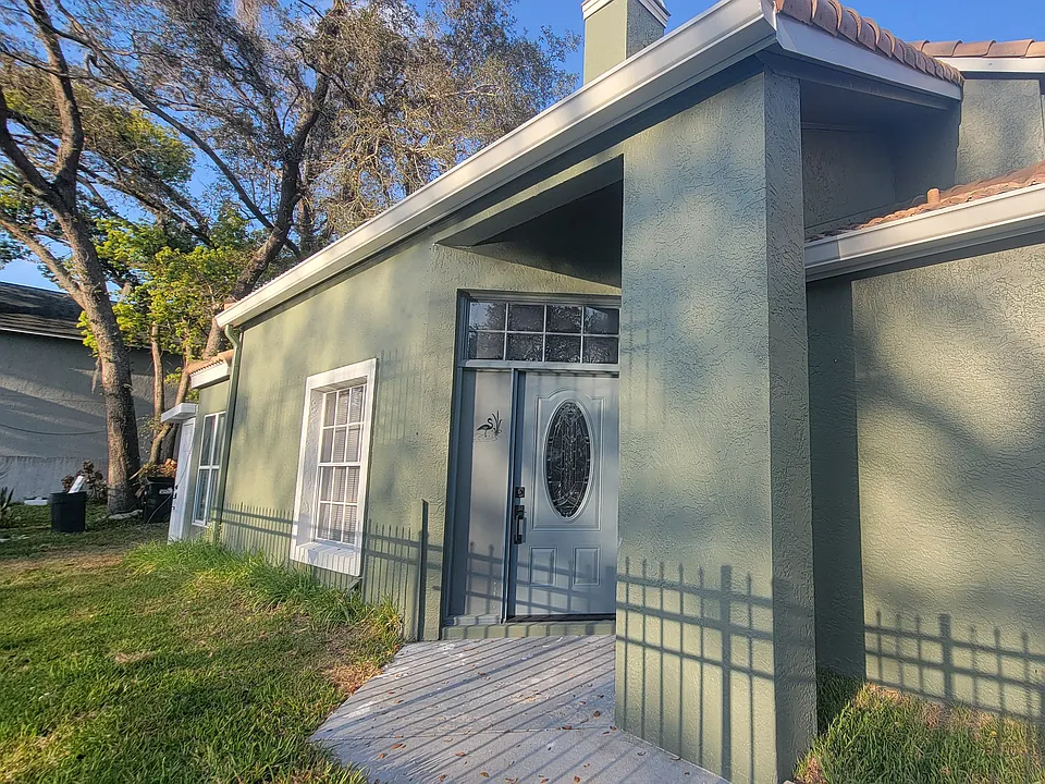 4437 Cluster Dr