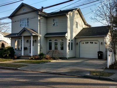 1962 Horatio Ave, Merrick, NY, 11566