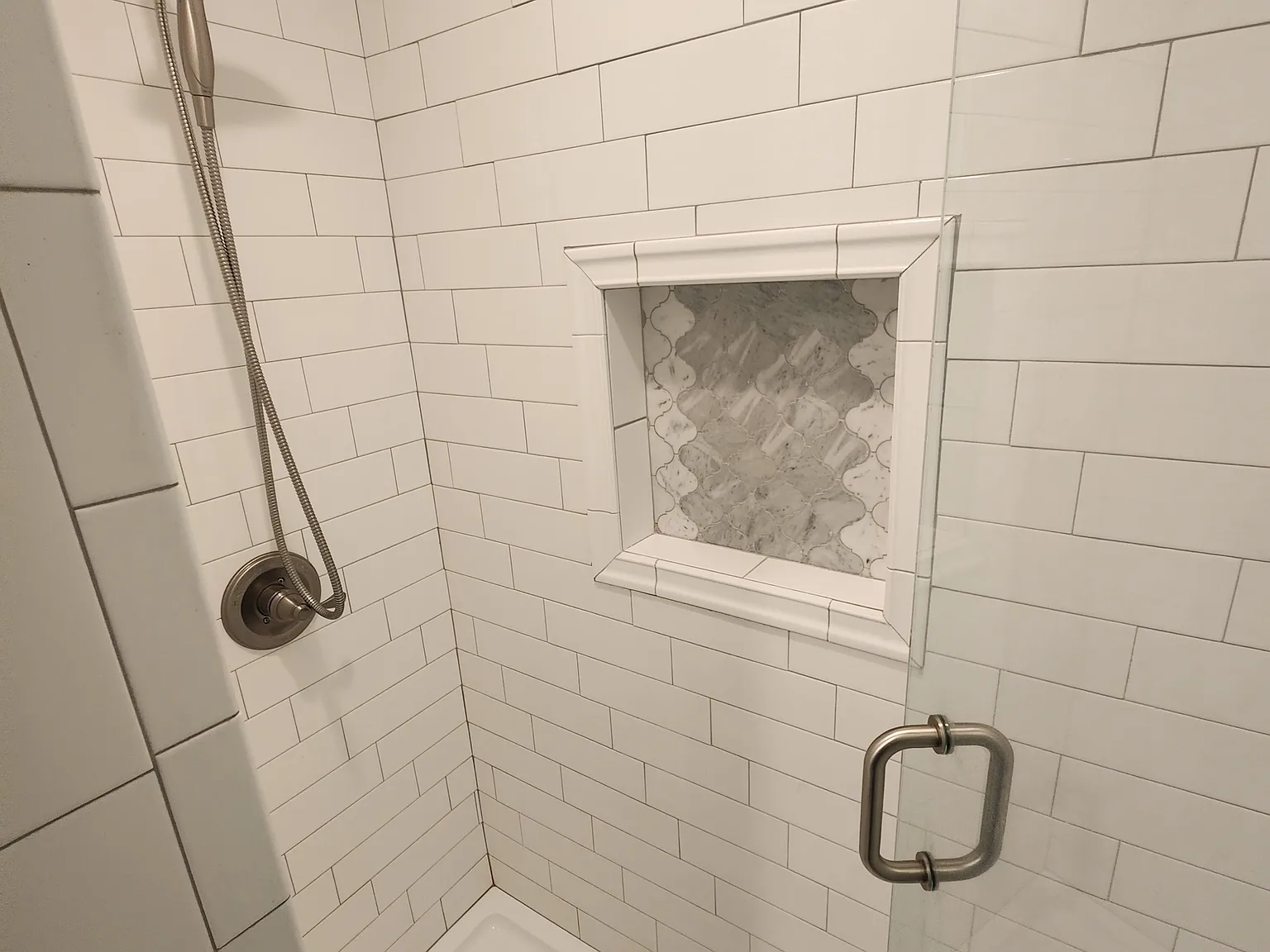 4 bed, 2400 sqft, $4,000 — Photo 1