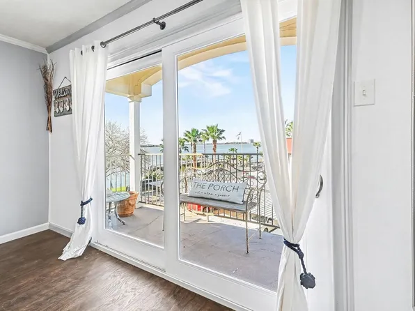 307 Yacht Club Ln #307, Seabrook, TX 77586