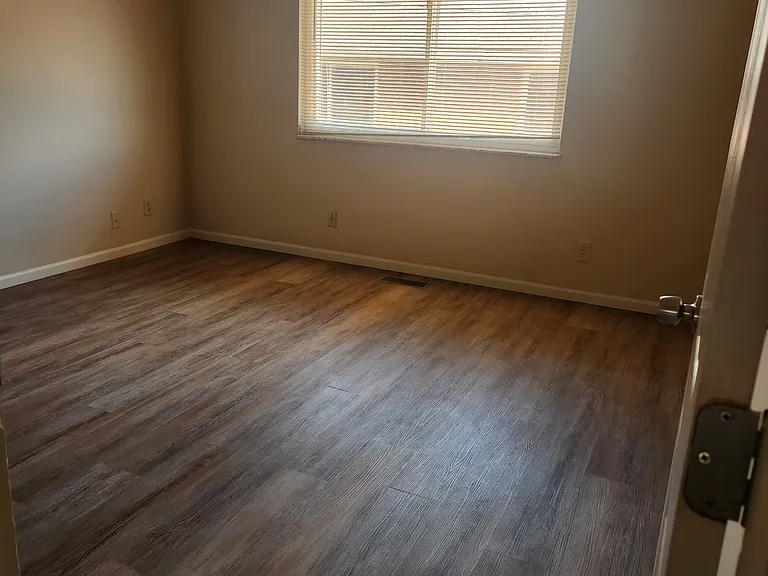 7847 Glenorchard Dr #A — Photo 11