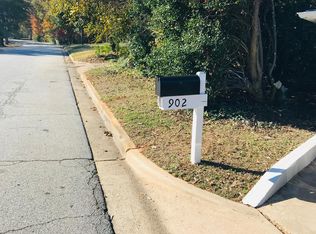 902 W O'Ezell Rd, Spartanburg, SC 29301
