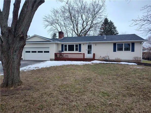 51 Mary St, Phelps, NY 14532