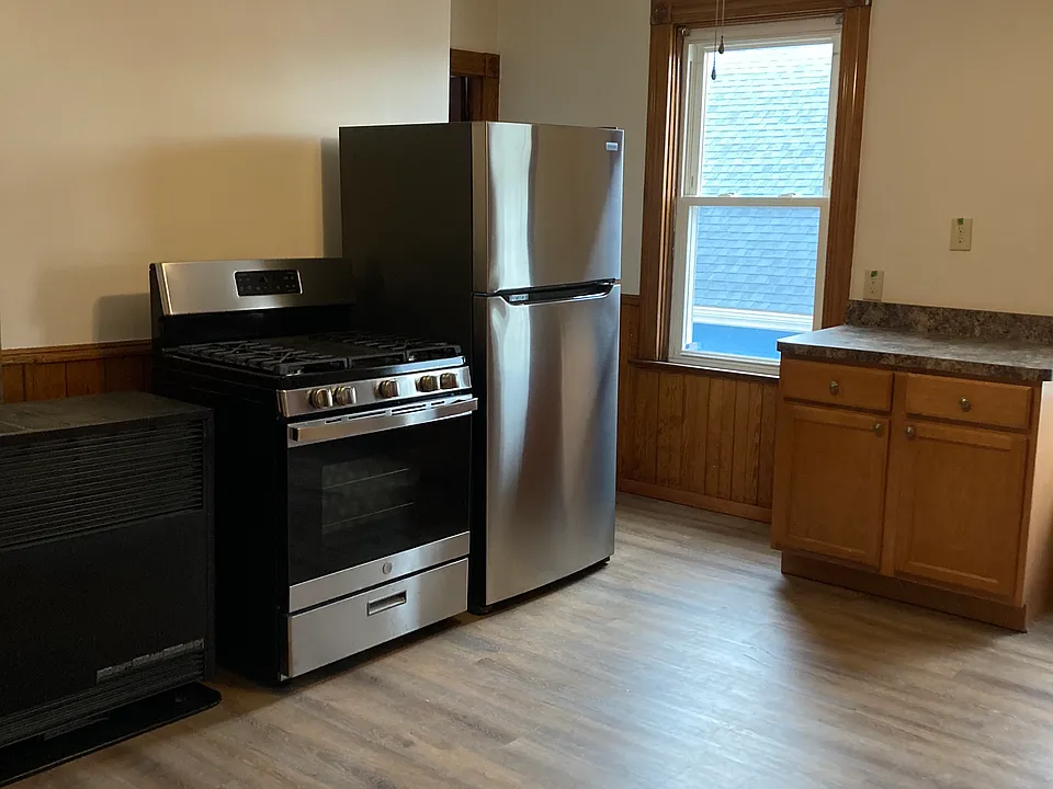 2-185 Adams St #2