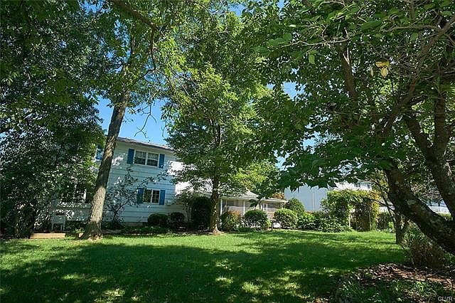 2nd image of 7600 Catalpa Dr