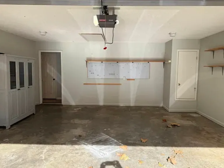 20 Shaded Oaks Dr — Photo 2